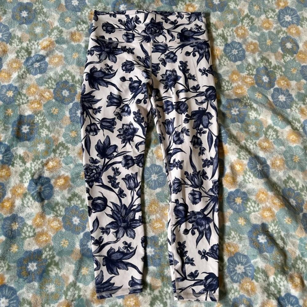 Fabletics Blue and white floral leggings women's medium